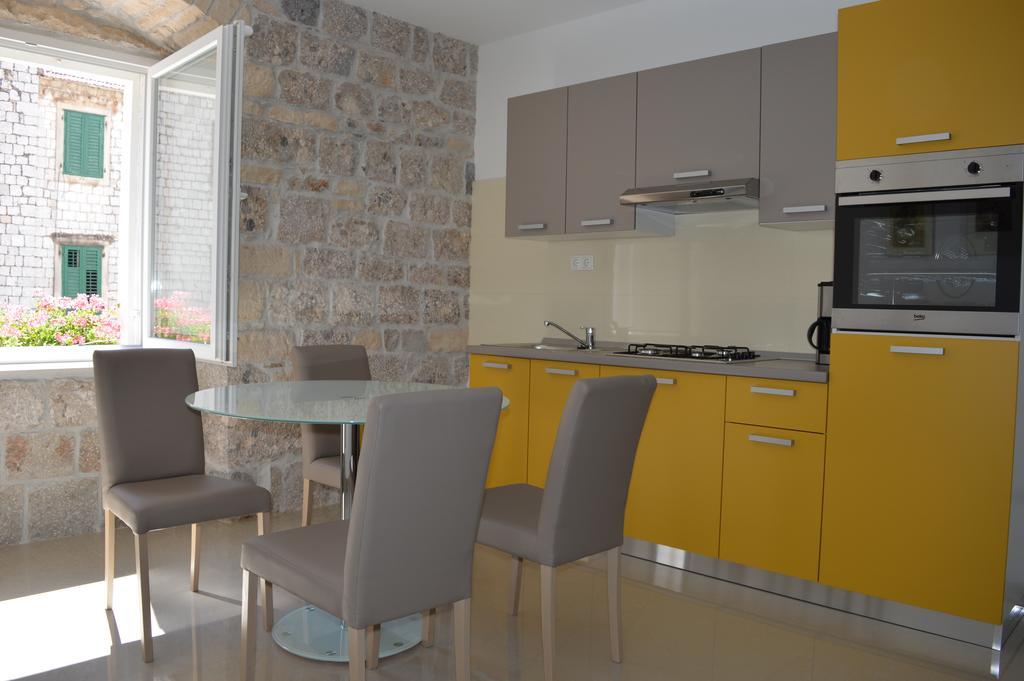 Mila Apartment Sinj Esterno foto