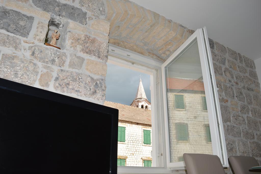 Mila Apartment Sinj Esterno foto