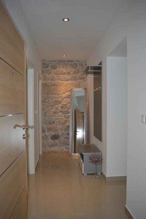 Mila Apartment Sinj Esterno foto